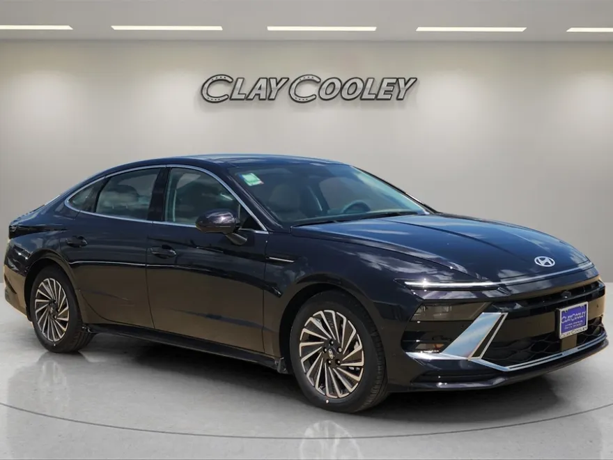 2025 Hyundai Sonata Hybrid Limited photo 1