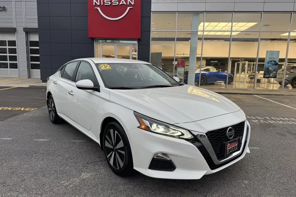 2022 Nissan Altima 2.5 SV photo 1