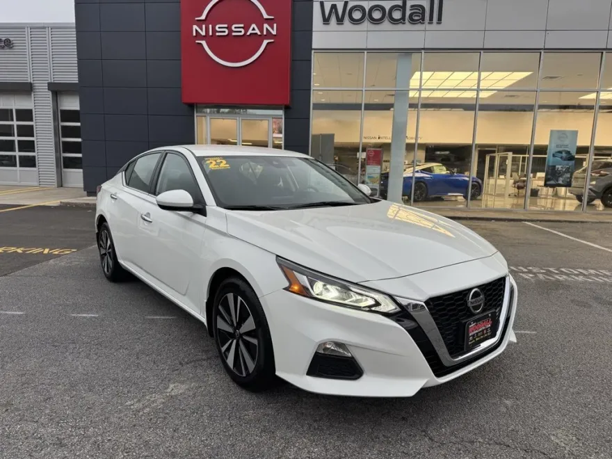 2022 Nissan Altima 2.5 SV photo 1