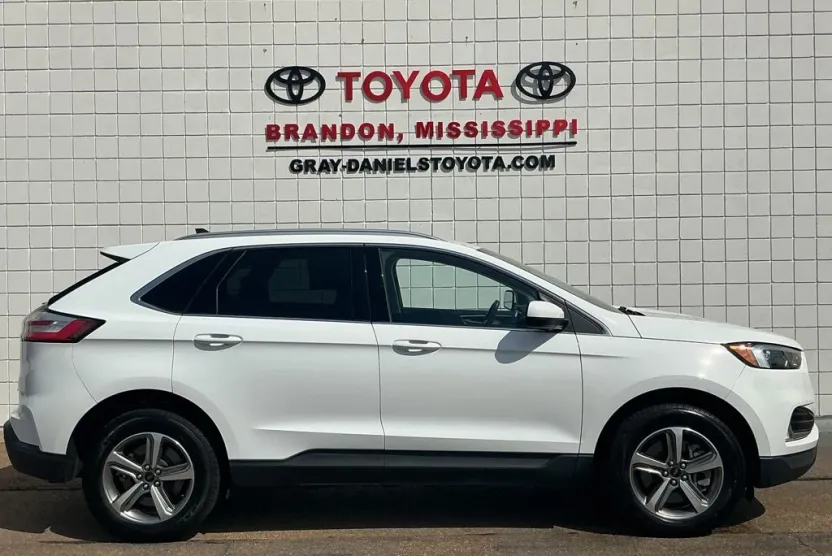 2024 Ford Edge SEL photo 1