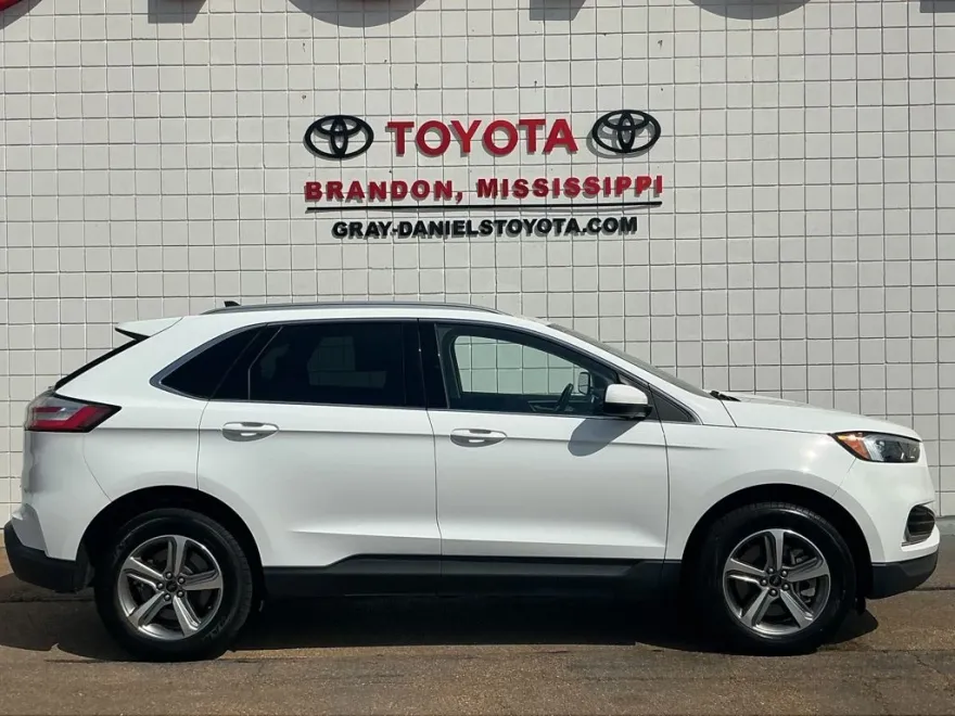 2024 Ford Edge SEL photo 1