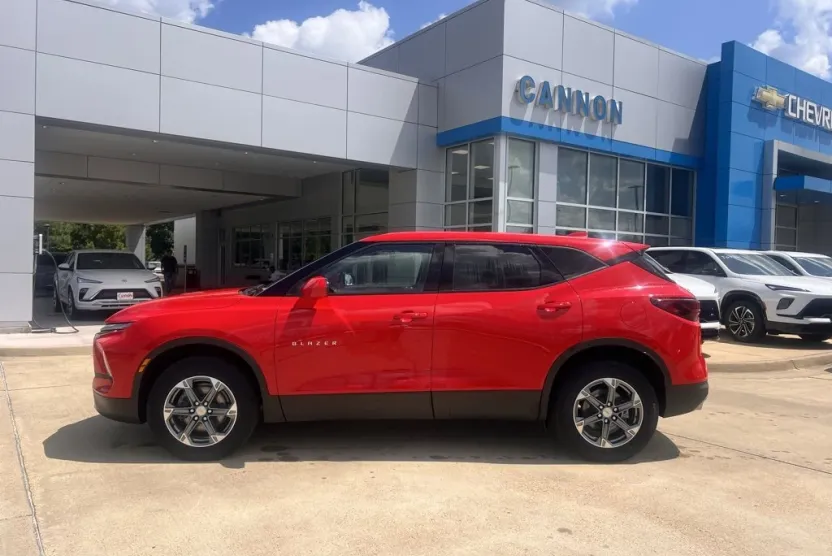2023 Chevrolet Blazer 2LT photo 1
