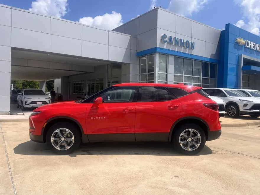 2023 Chevrolet Blazer 2LT photo 1