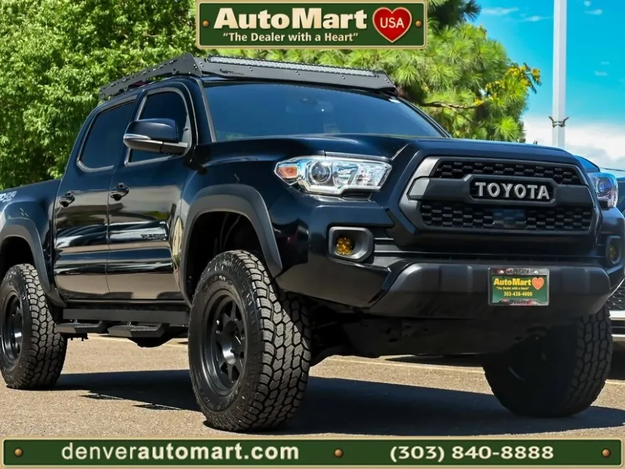 2020 Toyota Tacoma TRD Off-Road V6 photo 1