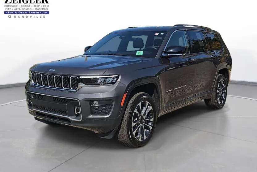 2023 Jeep Grand Cherokee Overland photo 1