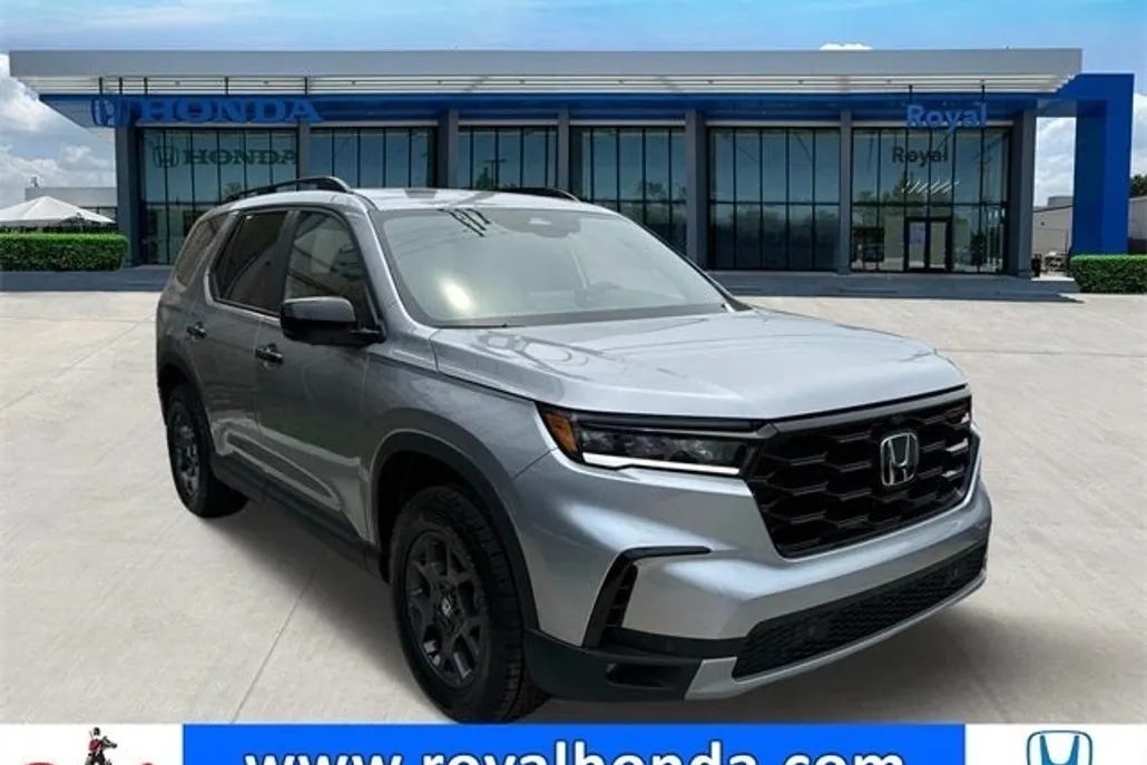 2025 Honda Pilot TrailSport photo 1