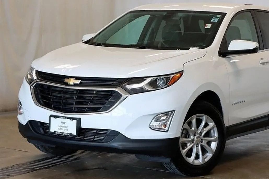 2019 Chevrolet Equinox LT photo 1