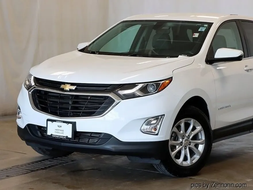 2019 Chevrolet Equinox LT photo 1