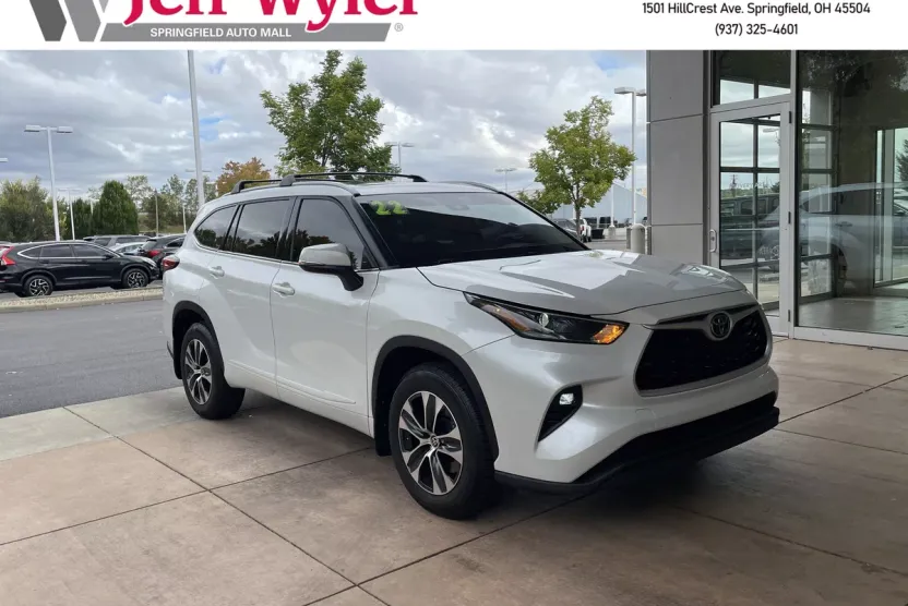 2022 Toyota Highlander XLE photo 1