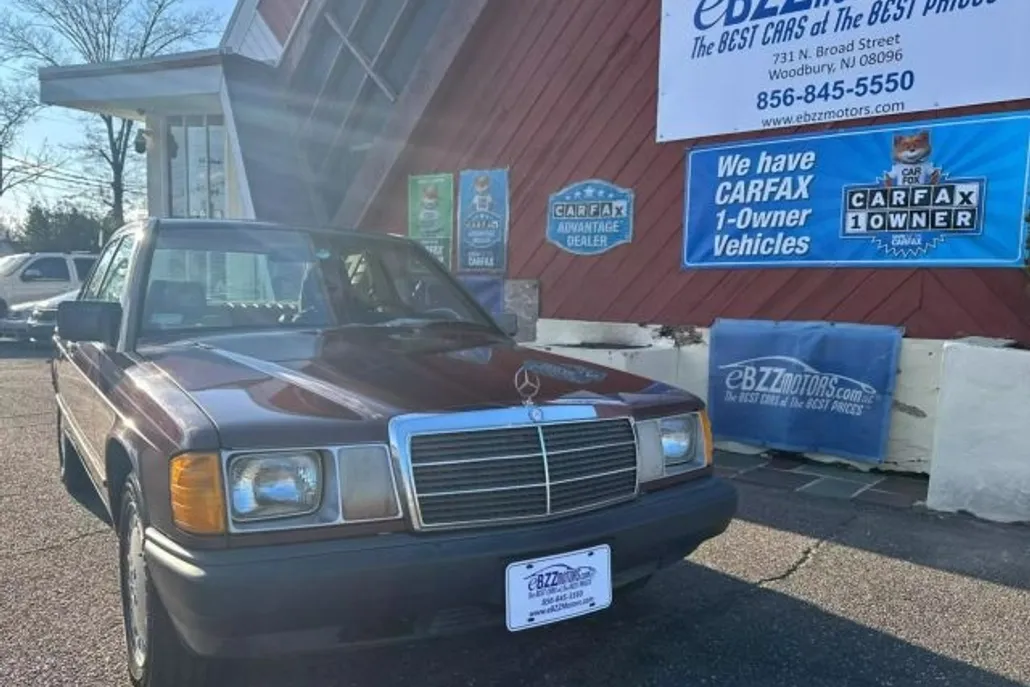 1985 Mercedes Benz 190 photo 1