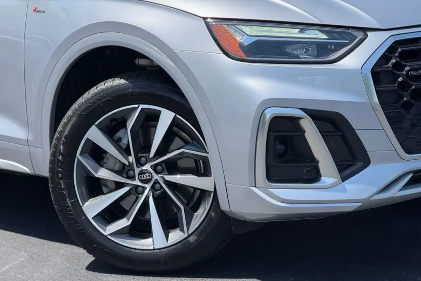 2024 Audi Q5 45 S line Premium Plus photo 1