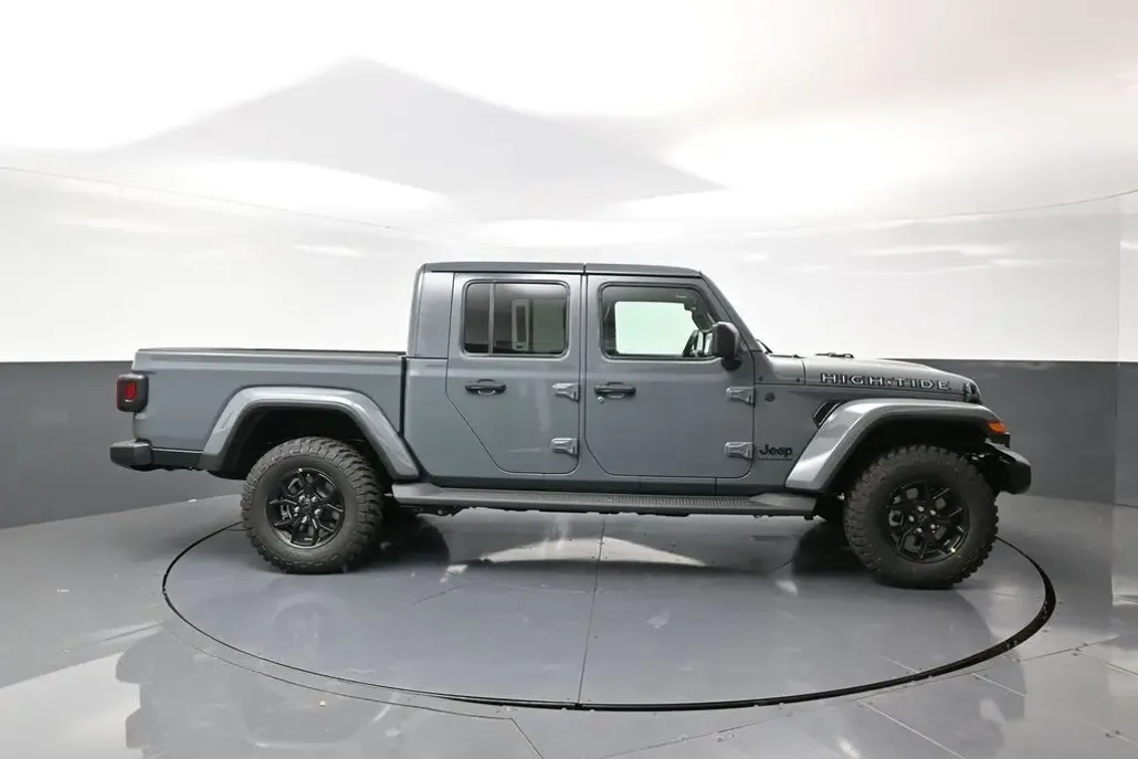 2025 Jeep Gladiator Sport photo 1