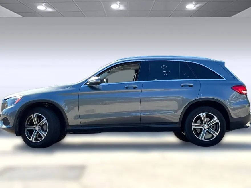 2016 Mercedes Benz GLC 300 photo 1