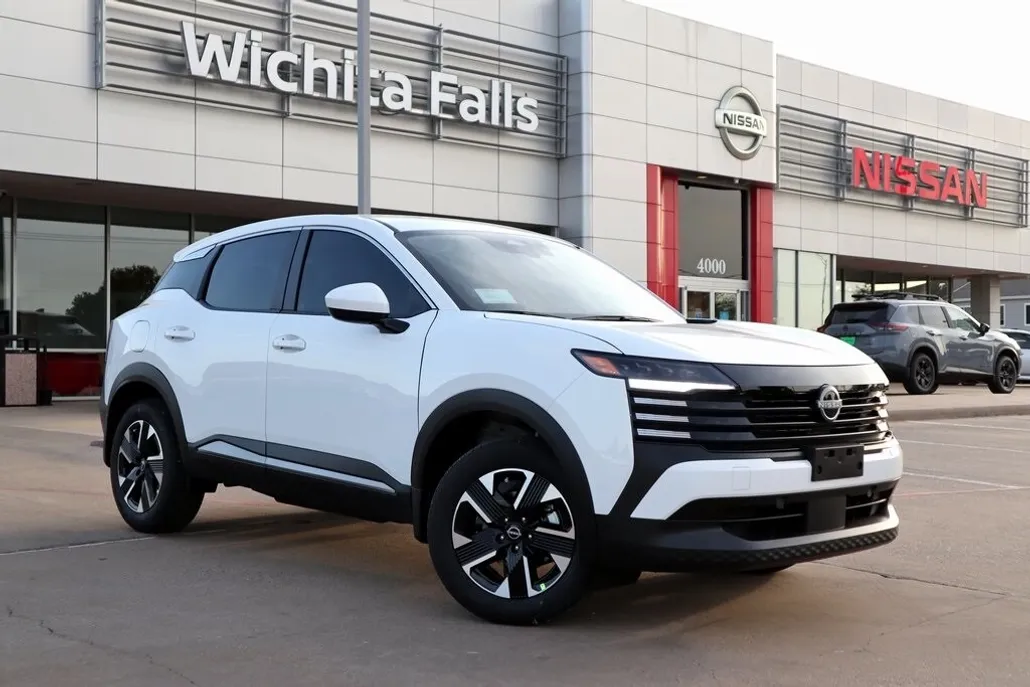 2025 Nissan Kicks SV photo 1