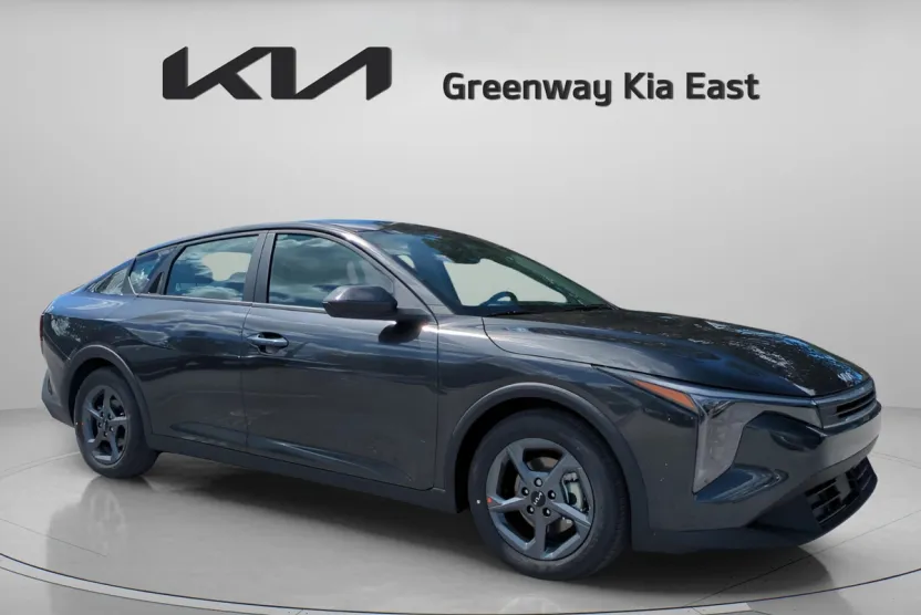 2025 Kia K4 LXS photo 1