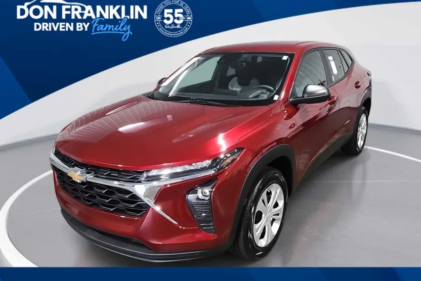 2025 Chevrolet Trax LS photo 1