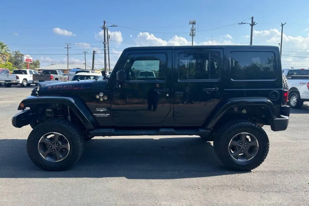 2013 Jeep Wrangler Unlimited Sahara photo 1
