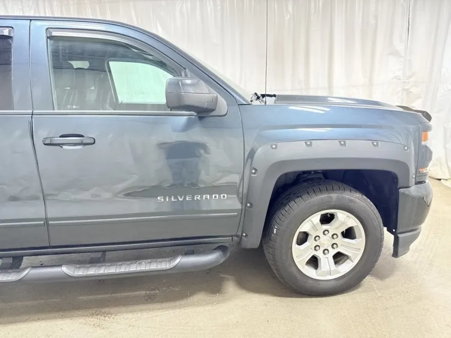 2018 Chevrolet Silverado 1500 LT2 photo 1