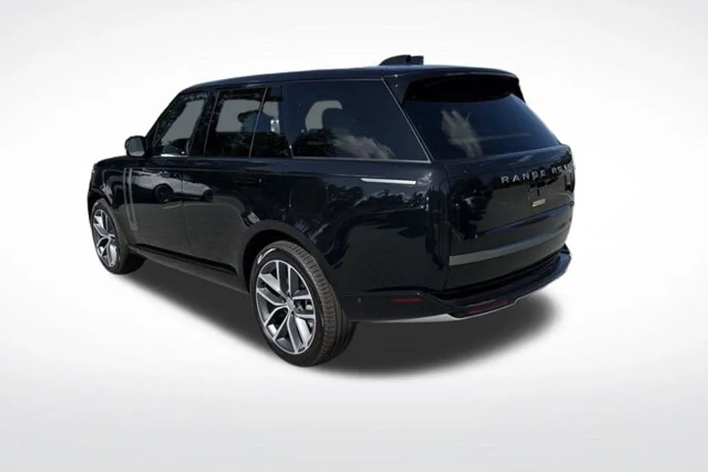 2025 Land Rover Range Rover SE photo 1