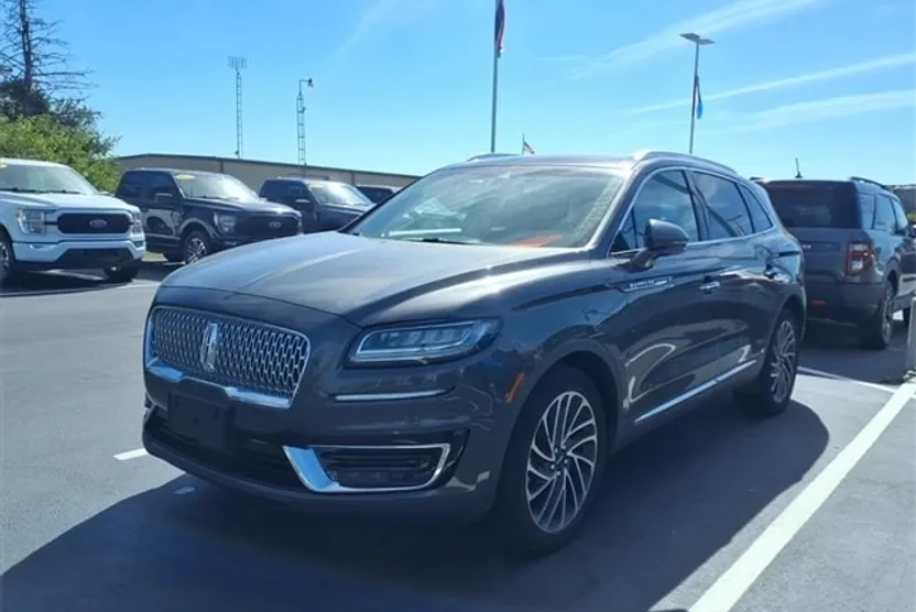 2019 Lincoln Nautilus Reserve photo 1