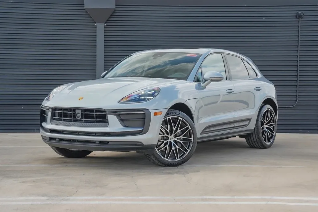 2025 Porsche Macan Base photo 1