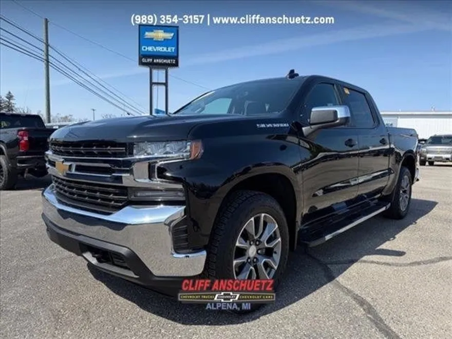 2022 Chevrolet Silverado 1500 LT photo 1
