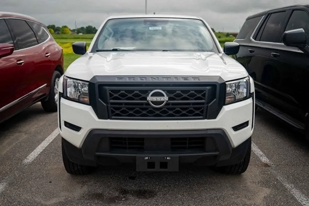 2024 Nissan Frontier S photo 1