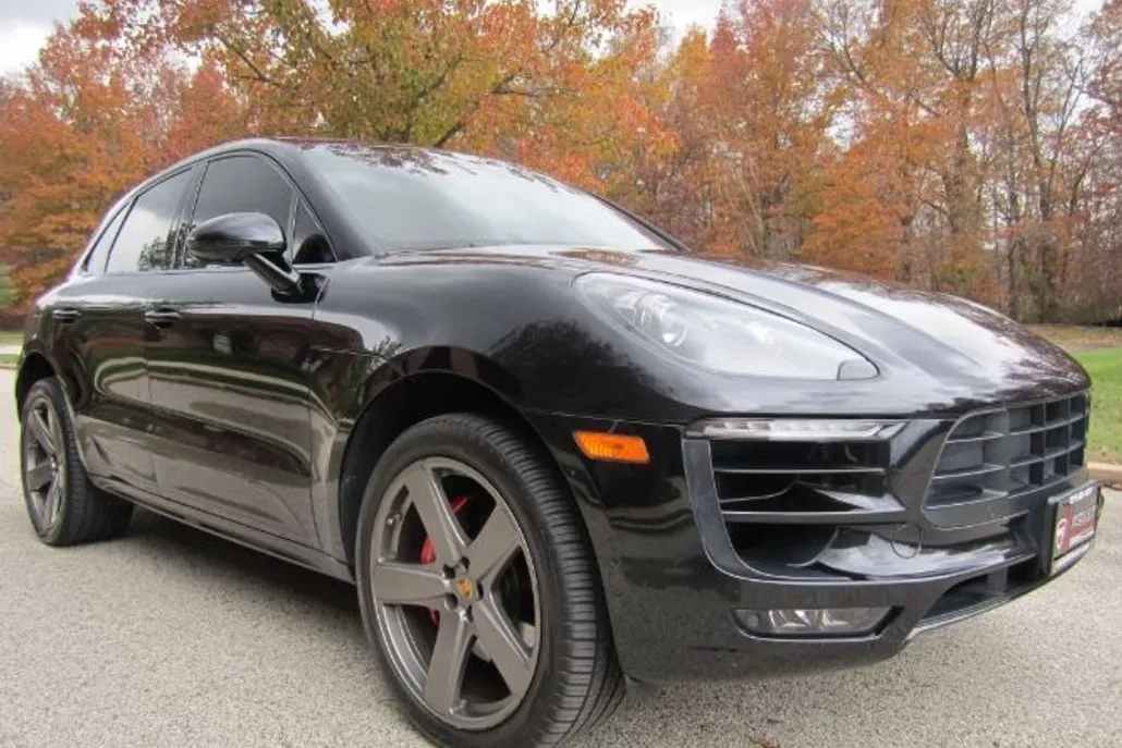 2016 Porsche Macan Turbo photo 1