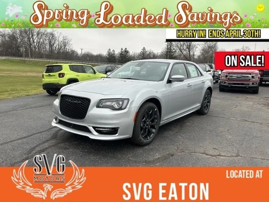 2023 Chrysler 300 Touring L photo 1