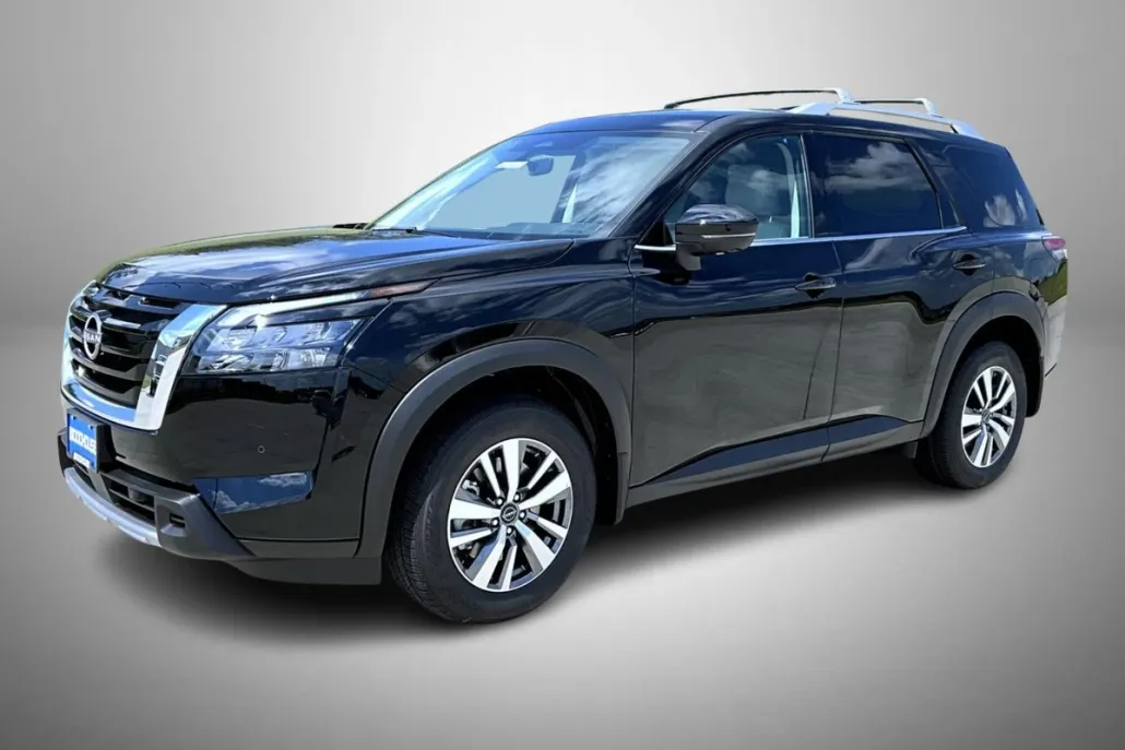2025 Nissan Pathfinder SL photo 1