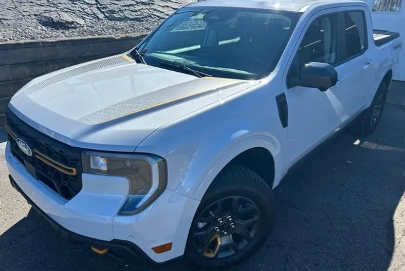 2025 Ford Maverick Tremor photo 1