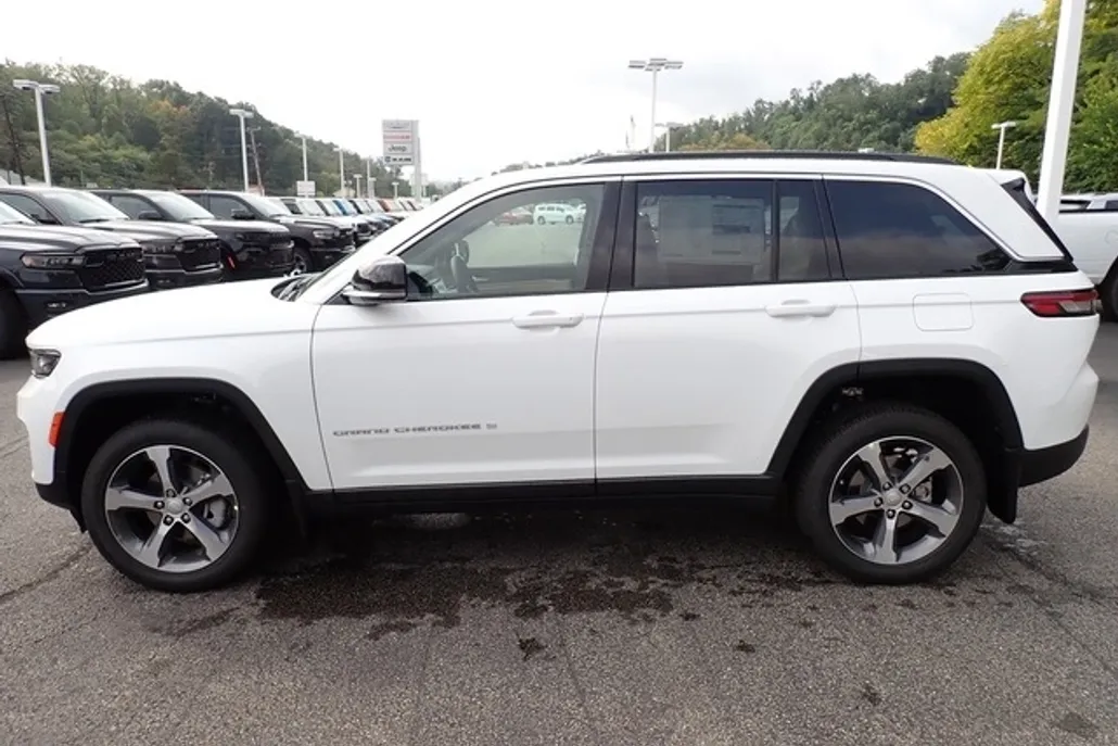 2025 Jeep Grand Cherokee Limited photo 1