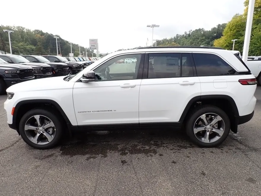 2025 Jeep Grand Cherokee Limited photo 1