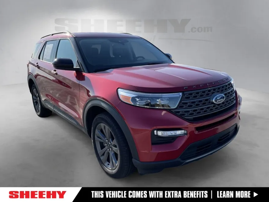 2023 Ford Explorer XLT photo 1