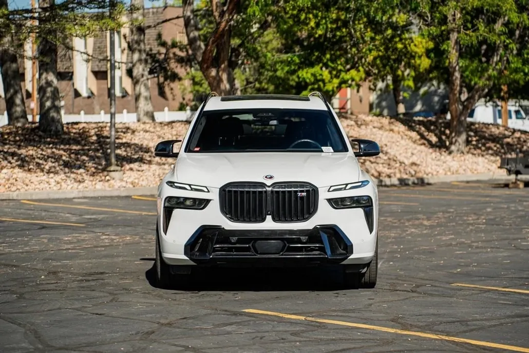 2023 Bmw X7 M60i photo 1
