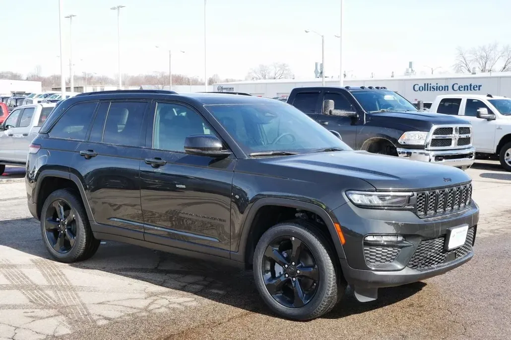 2024 Jeep Grand Cherokee Limited photo 1
