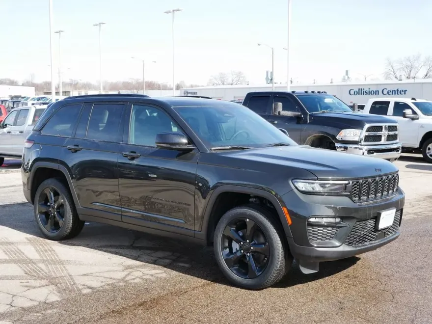 2024 Jeep Grand Cherokee Limited photo 1
