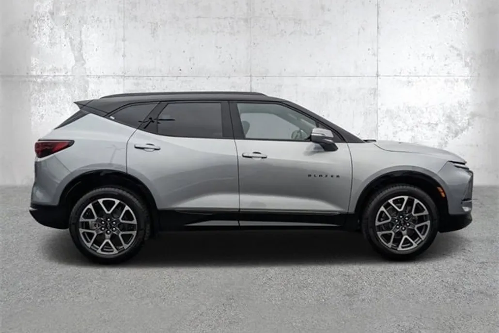 2025 Chevrolet Blazer RS photo 1