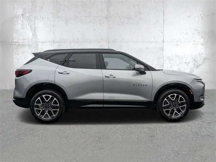 2025 Chevrolet Blazer RS photo 1