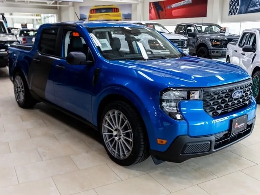 2025 Ford Maverick XL photo 1