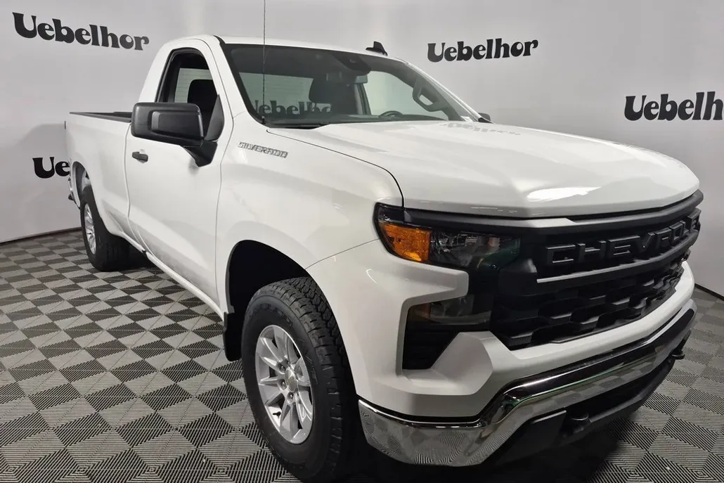 2025 Chevrolet Silverado 1500 photo 1