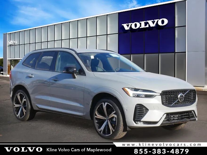 2025 Volvo XC60 B5 photo 1