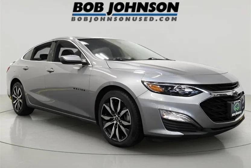 2023 Chevrolet Malibu RS photo 1
