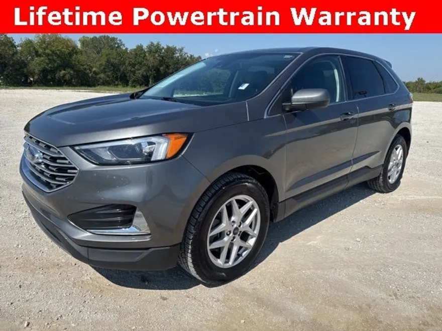 2022 Ford Edge SEL photo 1