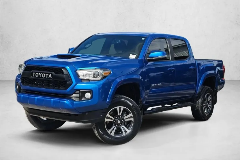 2017 Toyota Tacoma TRD Sport V6 photo 1