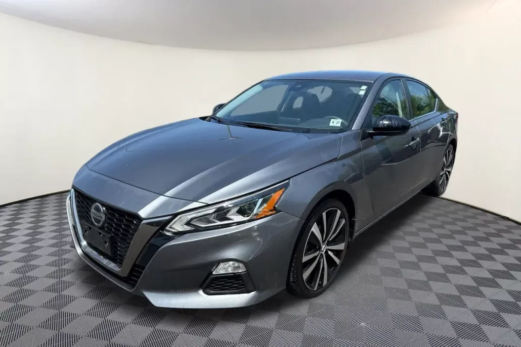 2022 Nissan Altima 2.5 SR photo 1