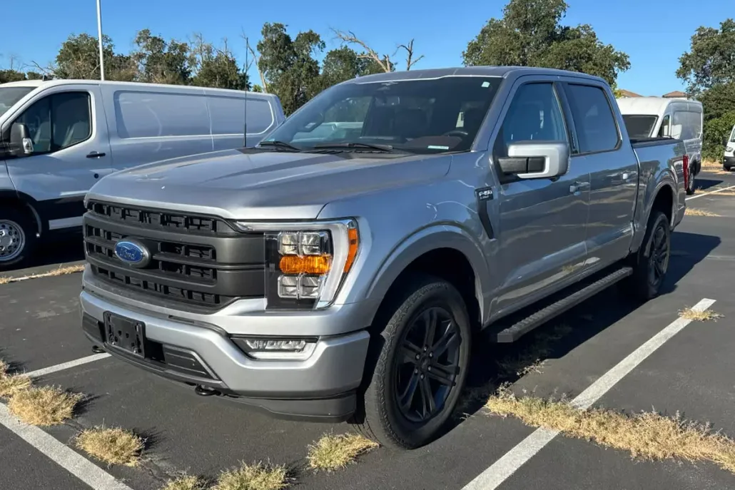 2023 Ford F-150 Lariat photo 1