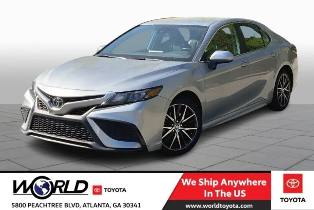 2021 Toyota Camry SE photo 1
