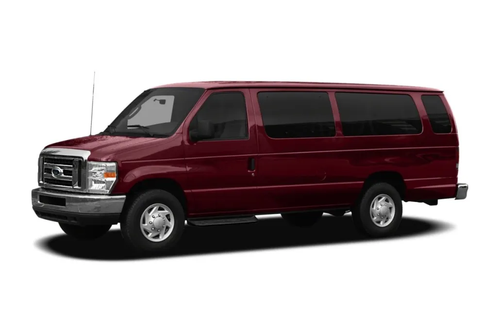 2011 Ford E-350 photo 1