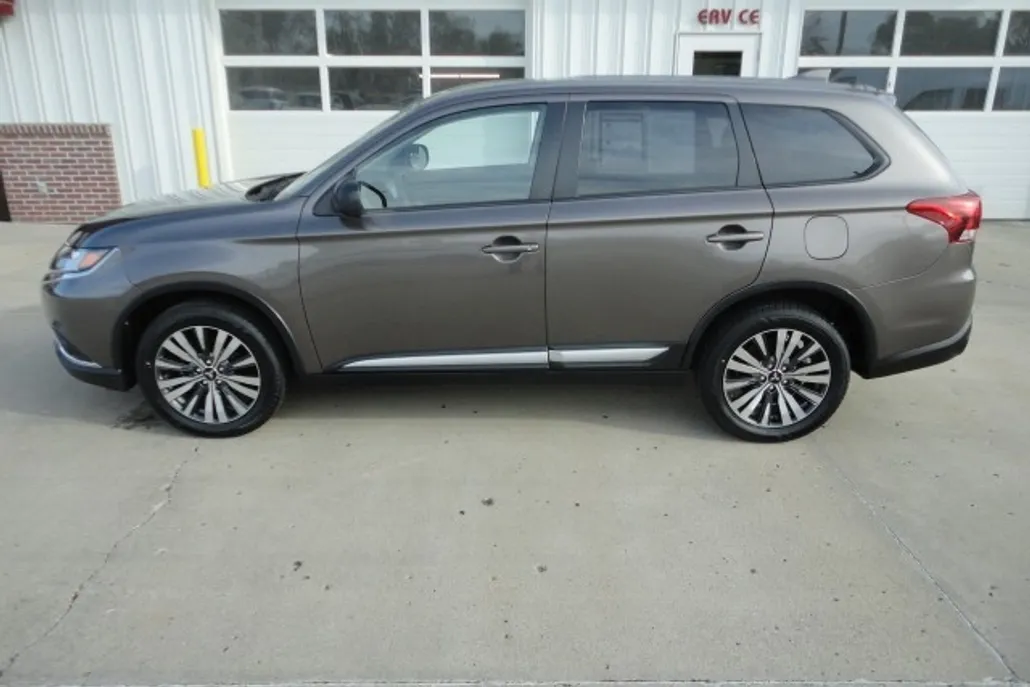 2019 Mitsubishi Outlander SE photo 1